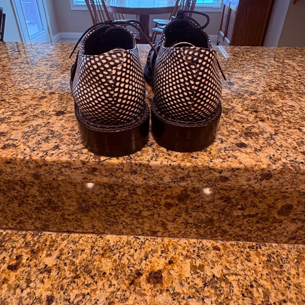 Clergerie Women’s Jofre Black White Faux SnakeSkin Cutout Derby Shoes 40 US 9.5 - Picture 8 of 13
